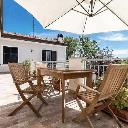 Villa Oasi Di Pace Sarzana Luni Exterior foto
